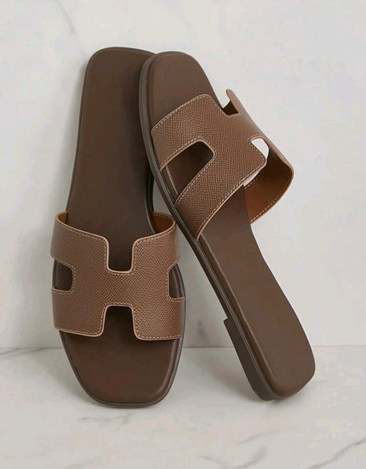 Engy sandals